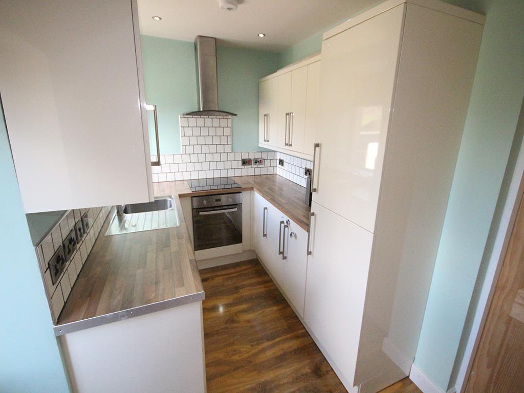 3 bedroom mid terrace house To Let in Winewall - 2016-03-30 14.25.06.jpg